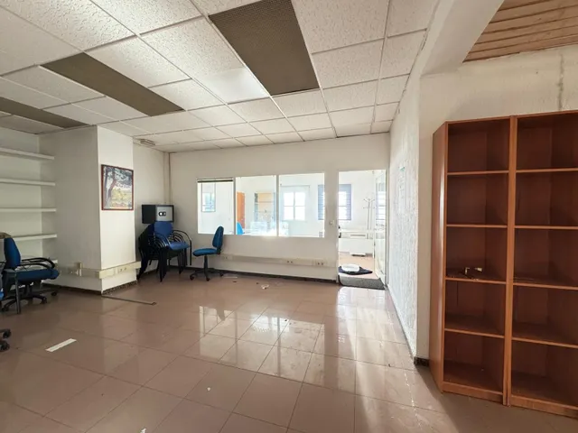 LOCAL COMERCIAL ZONA PLAZA DEL CABALLO — 16