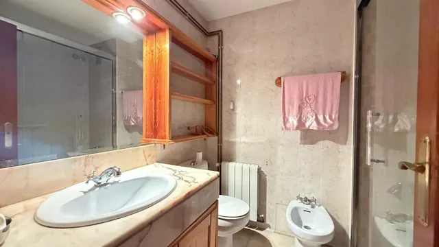 AMPLIO PISO CON TERRAZA — 33