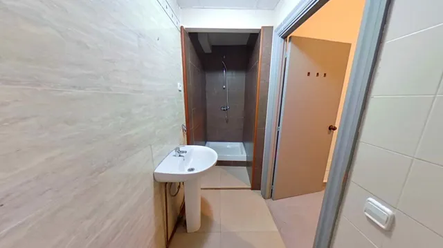 Local en venta en Calle de Schubert — 23
