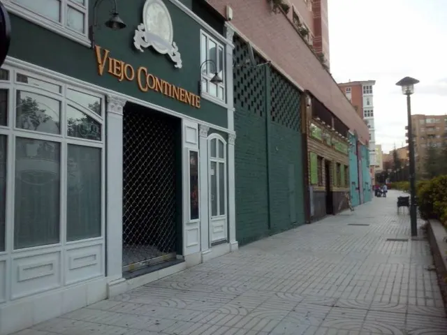 LOCAL CON EXCELENTE UBICACIÓN VALDEPASILLAS...!!!! — 3