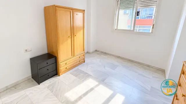 GRAN PISO CON ASCENSOR EN LA BARRIADA ESPAÑA, AVENIDA SANIDAD PUBLICA. — 17