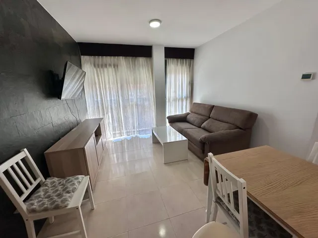 Se alquila piso luminoso de 2 dormitorios con garaje en zona Hispania – Junto a Mandarache — 15