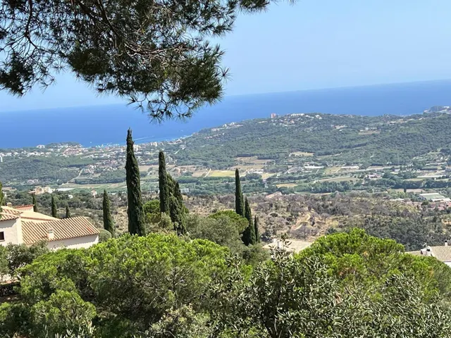 PARCELA EXCEPCIONAL DE 1.800 m2 CON VISTAS AL MAR – MAS NOU, - foto 3