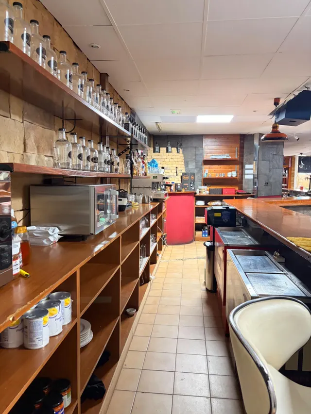TRASPASO DE PIZZERÍA EN TORREVIEJA · LOCAL REFORMADO CON TERRAZA Y AMPLIA COCINA EQUIPADA — 16