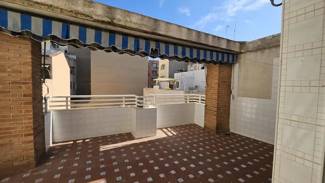 Se Vende Casa de Tres Plantas con garaje doble y trastero. — 8