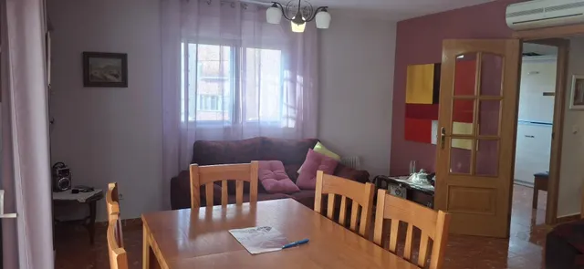PISO DE TRES DORMITORIOS Y DOS BAÑOS A 300 METROS DE LA PLAYA — 5