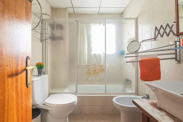 3º sin ascensor, de 3 habitaciones, 1 baño y balcón — 19