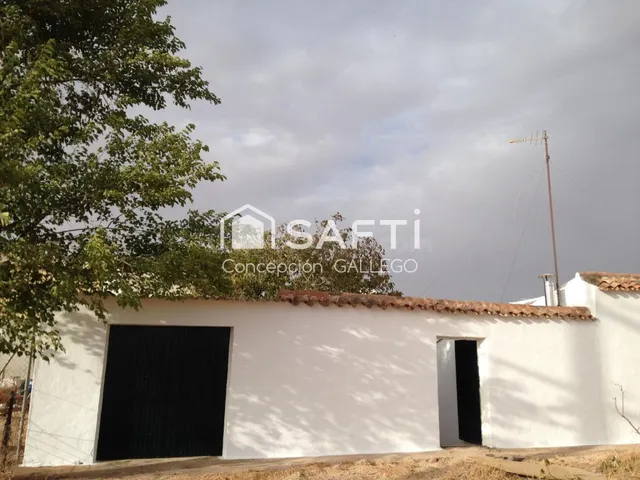 FINCA CHALET EN VENTA, sin comisión al comprador - foto 2