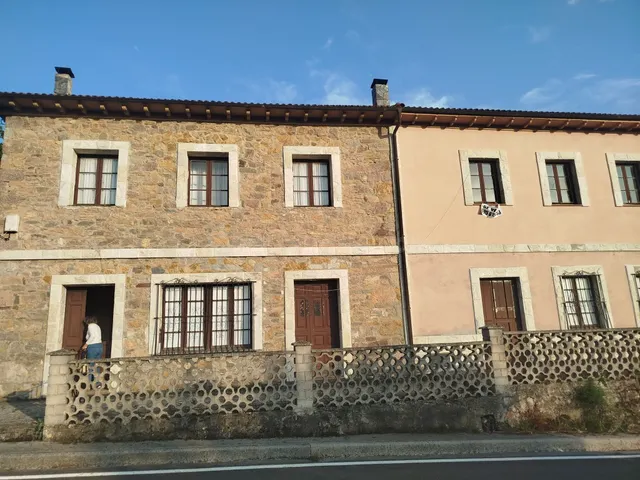 Casa de pueblo en Venta en Perlavia Asturias — 2