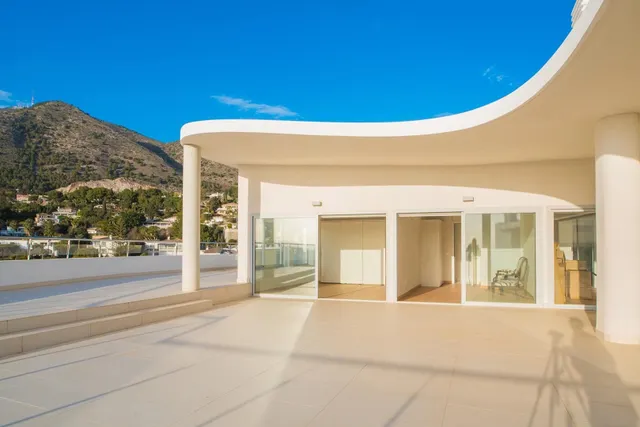 LLAVE EN MANO. ÁTICO MARIPOSA CON ENORME TERRAZA, ORIENTACIÓN SUROESTE Y VISTAS PANORÁMICAS AL MAR — 4