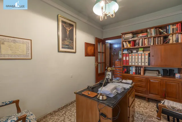 Amplia vivienda en pleno centro de Granada — 34