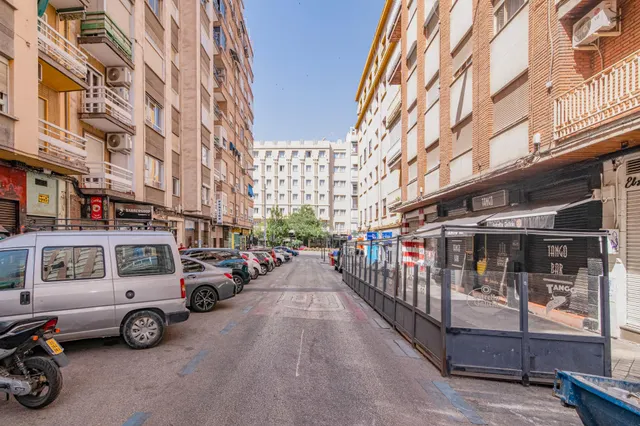 LOCAL EN CALLE SOL 25 CON 55 METROS — 21