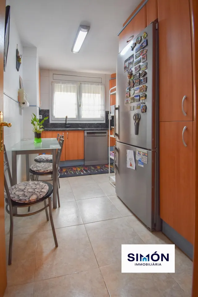 ¡FANTÁSTICA OPORTUNIDAD EN SANTPEDOR! Piso de 3 habitaciones dobles, con balcón y terraza. — 18