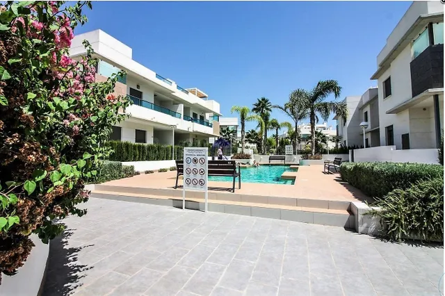 Apartamento con jardin en Gran Sol - foto 3