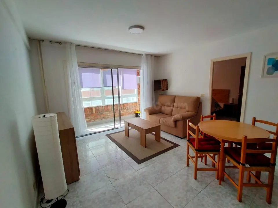 APARTAMENTO AMUEBLADO DE 1 DORMITORIO CON CONSUMOS EXCEPTO LUZ, PROXIMO AL CENTRO