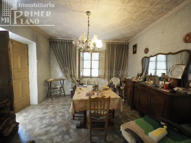 *Casa para reformar o derribar en el centro con 196 m2, por 