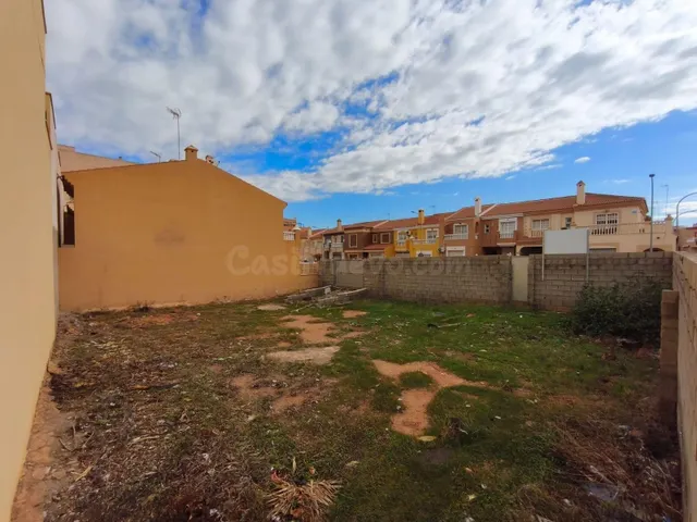 Excepcional Terreno Urbano en Roquetas de Mar con Proyecto P - foto 2