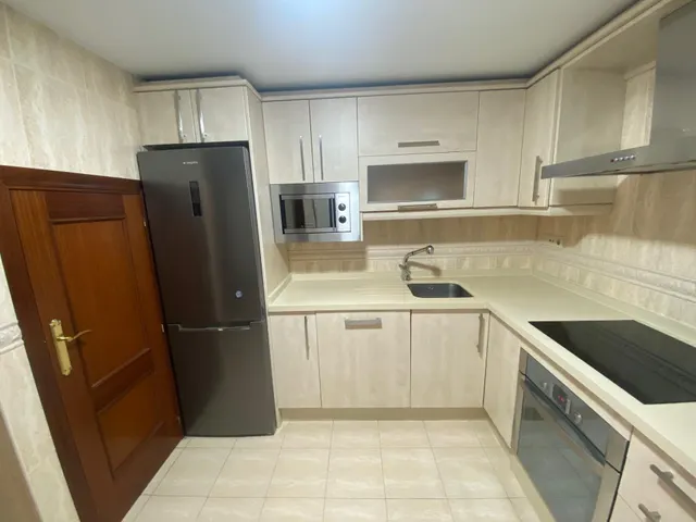 Tomares. bonito triplex amueblado junto al ayuntamiento — 12