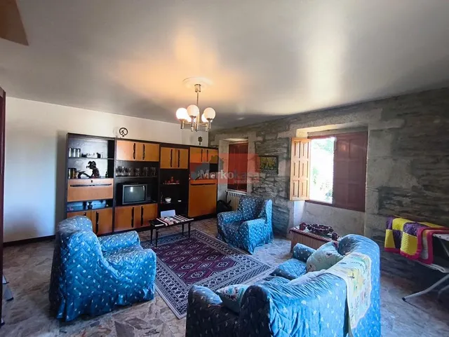 Casa de piedra gallega en venta en Begonte: espacio, encanto y tranquilidad — 15