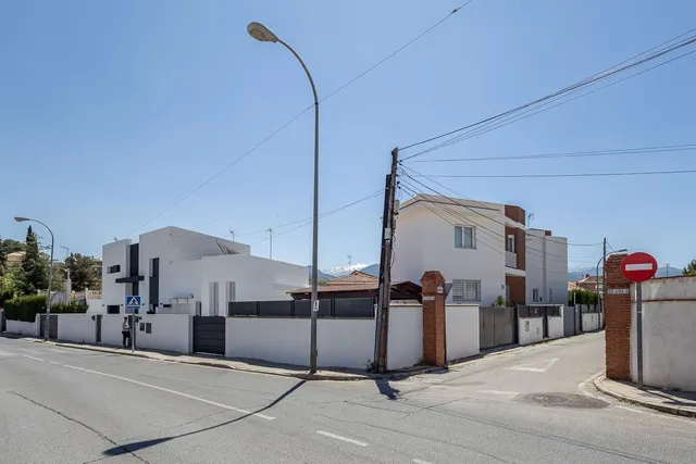 Gran casa con piscina en huetor vega — 37