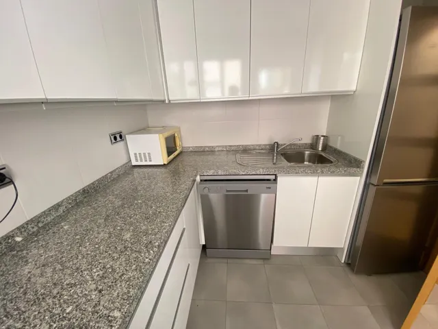 Piso amplio y acogedor en alquiler en Gójar — a solo 10 minutos del PTS y Nevada Shopping. — 6