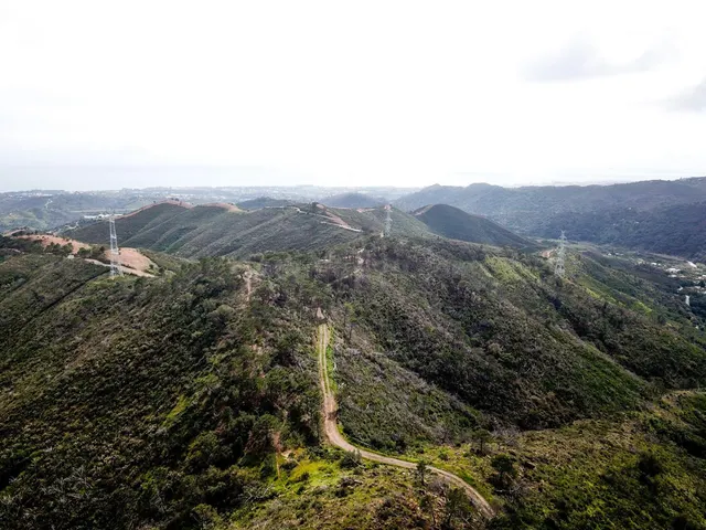 Finca rústica de 59 ha en Estepona para desarrollo exclusivo - foto 5