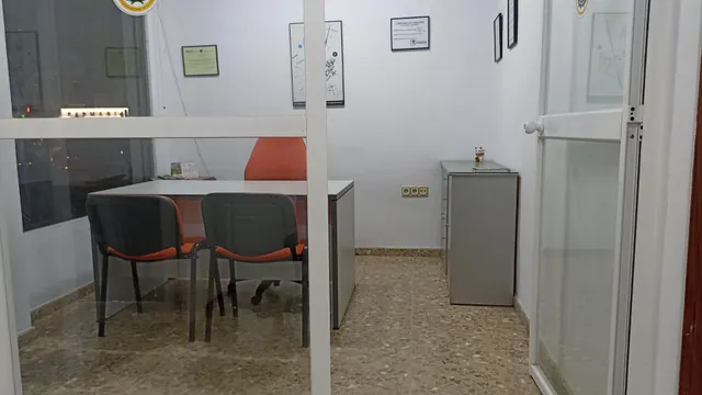 MAGNIFICO LOCAL ZONA ARENAL. VENTA POR JUBILACION. — 6