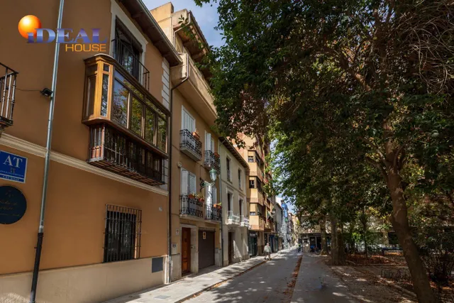FANTASTICA CASA EN PLAZA DE LOS LOBOS — 2