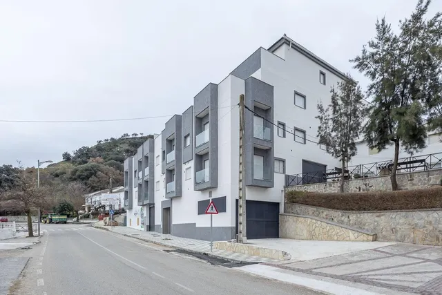 OBRA NUEVA EN LOJA — 31