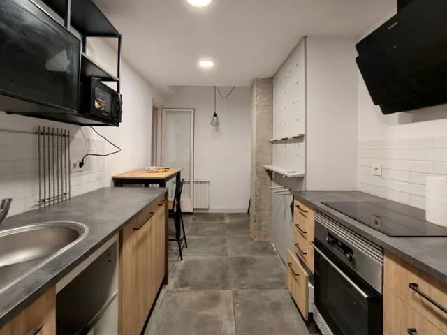 PISO DE 100 m2 CON 4 habitaciones EN LA ZONA DEL ESCORXADOR — 6