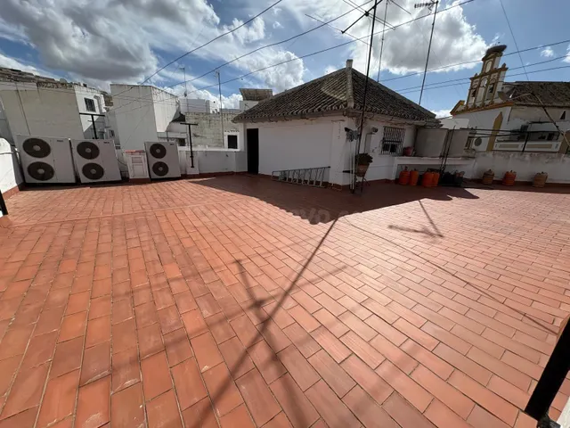 Oportunidad Única: Local Comercial con Vivienda en Planta Primera! — 36