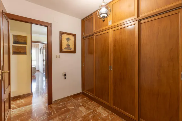 Amplio piso de 4 dormitorios en la prestigiosa urbanización Las Brisas – La Chana — 27
