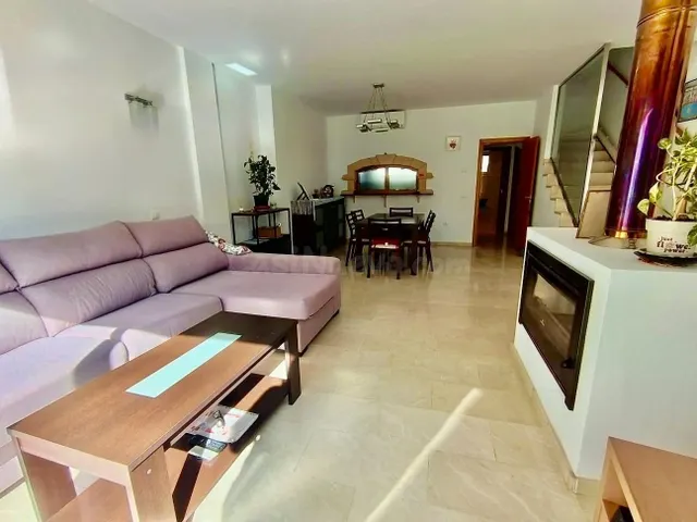 Magnífico adosado en perfecto estado en una de las mejores z - foto 2