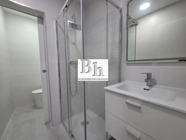 INMOBILIARIA BLANHOGAR VENDE LOCAL EN TORREMOLINOS — 23