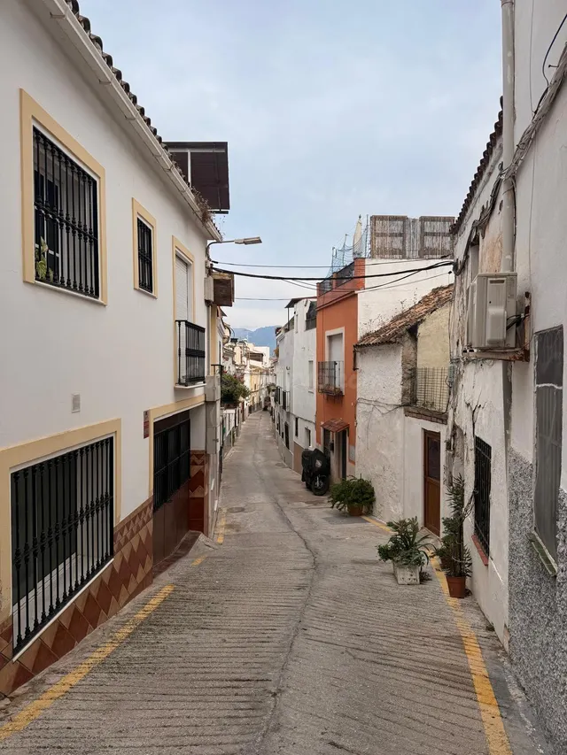CASA SITUADA EN C/ MORALES, COÍN - 4 dormitorios, 2 baños -  - foto 4