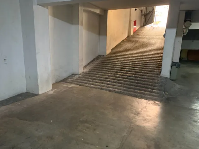 PLAZA DE PARKING  PARA MOTO — 4