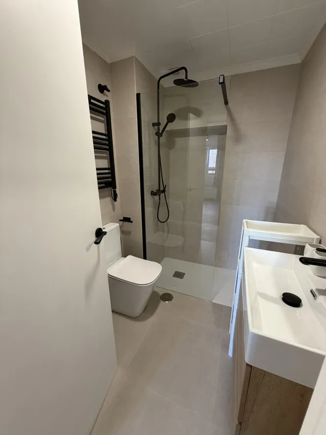 ✨ PISO RECIÉN REFORMADO CON PISCINA Y PARKING A 600 METROS DE LA PLAYA ✨ — 21