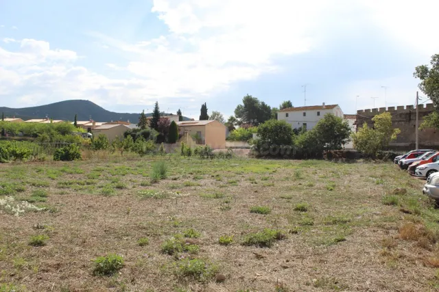 Gran Parcela de 1.800m2 para 8 casas adosadas - foto 2