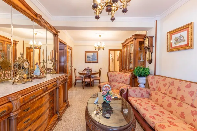 Amplia vivienda de 4 dormitorios con plaza de garaje opciona - foto 3