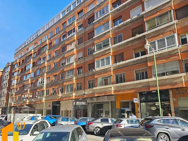 Piso 4 habitaciones 104m² en venta - Avda. del Cid — 34