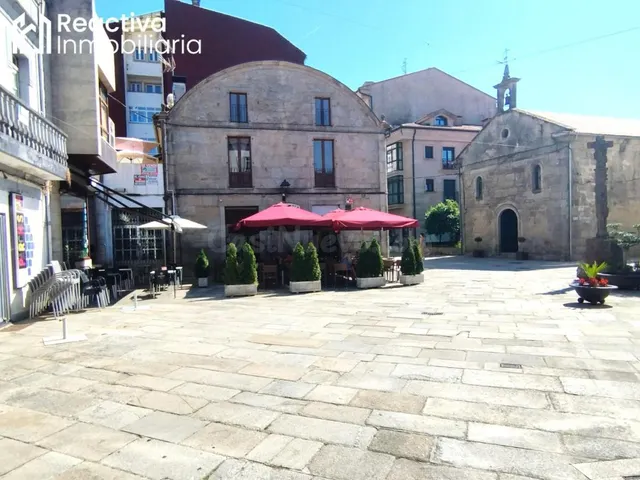Local céntrico en venta en Padrón