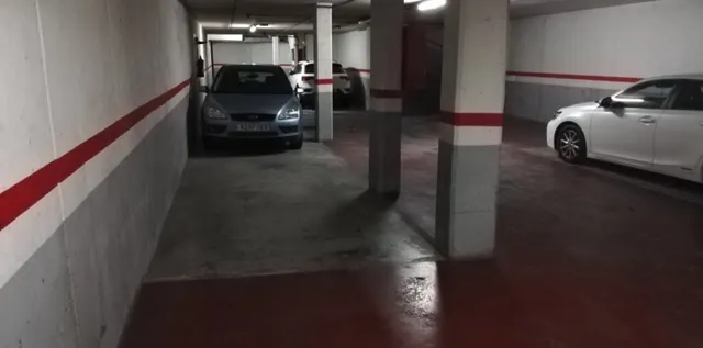 PLAZA DE PARKING EN PURO CENTRO JUNTO RBLA. JUST OLIVERES — 4