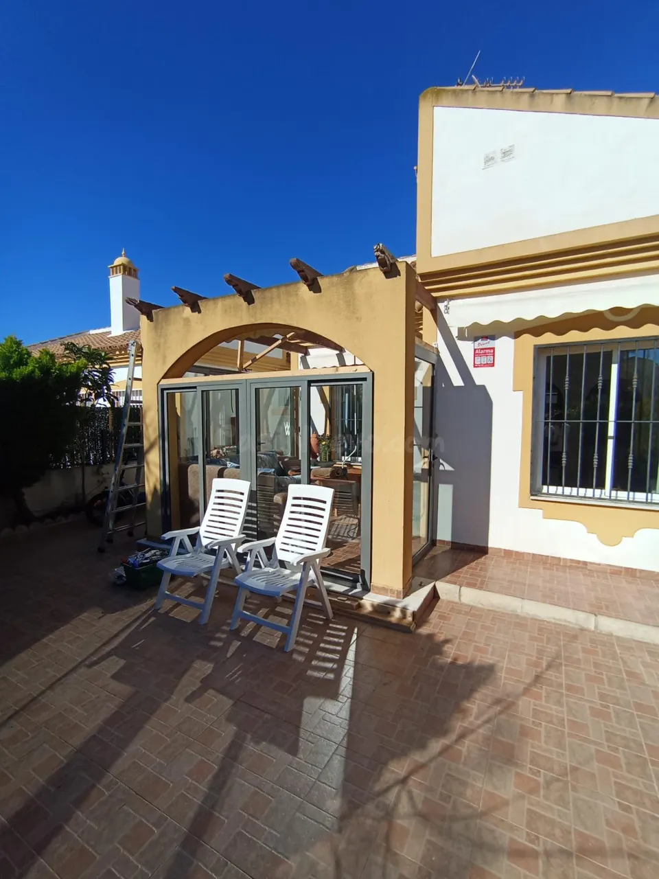 Casa en country club con parcela
