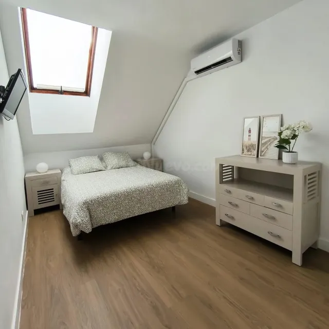 Ático dúplex de diseño totalmente reformado en pleno centro  - foto 4