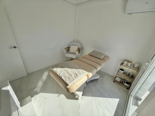 CLINICA recién REFORMADA y 100% EQUIPADA — 22