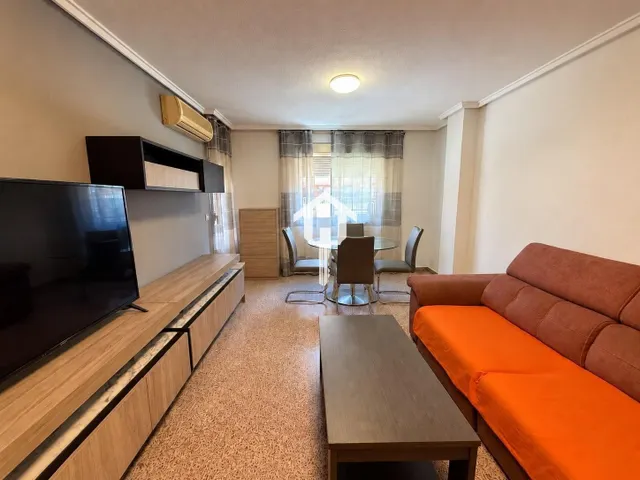 PISO EN VENTA EN ALICANTE. ZONA DE LA FLORIDA. 114m2, 3 habitaciones DOBLES, 1 BAÑO COMPLETO Y UN ASEO. PRIMERA PLANTA CON ASCENSOR. — 27