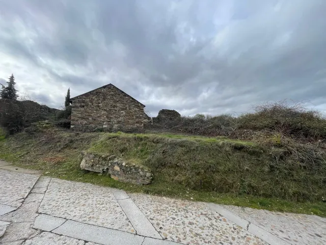 SE VENDE PARCELA URBANA EN EL ACEBO — 2