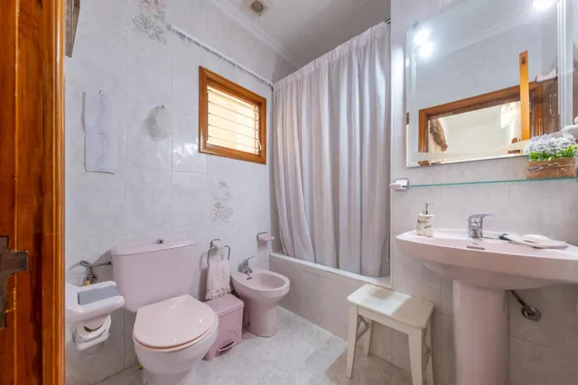 PANADERÍA HISTÓRICA CON MÁS DE 90 AÑOS DE TRAYECTORIA + VIVIENDA — 44