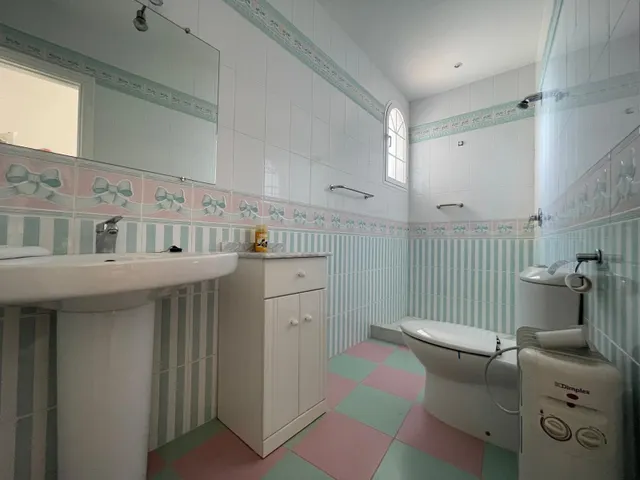 Exclusiva villa en Mijas Golf con vistas a la montaña y piscina privada — 42