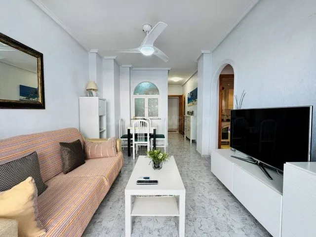 Apartamiento 200 metros de la playa con piscina comunitaria 38 km del aeropuerto de Alicante — 11